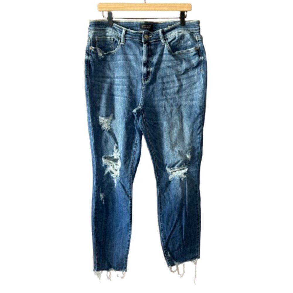 Women's 13/31 Judy Blue High Rise Relaxed Fit Jeans Distressed Raw Hem